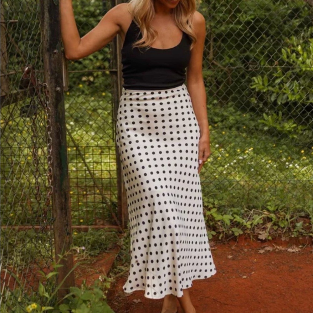 Chic White Polka Dot Pencil Skirt
